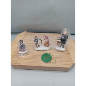 Dept 56 Dickens Village -‎ A Peaceful Glow On Christmas Eve - Set of 3